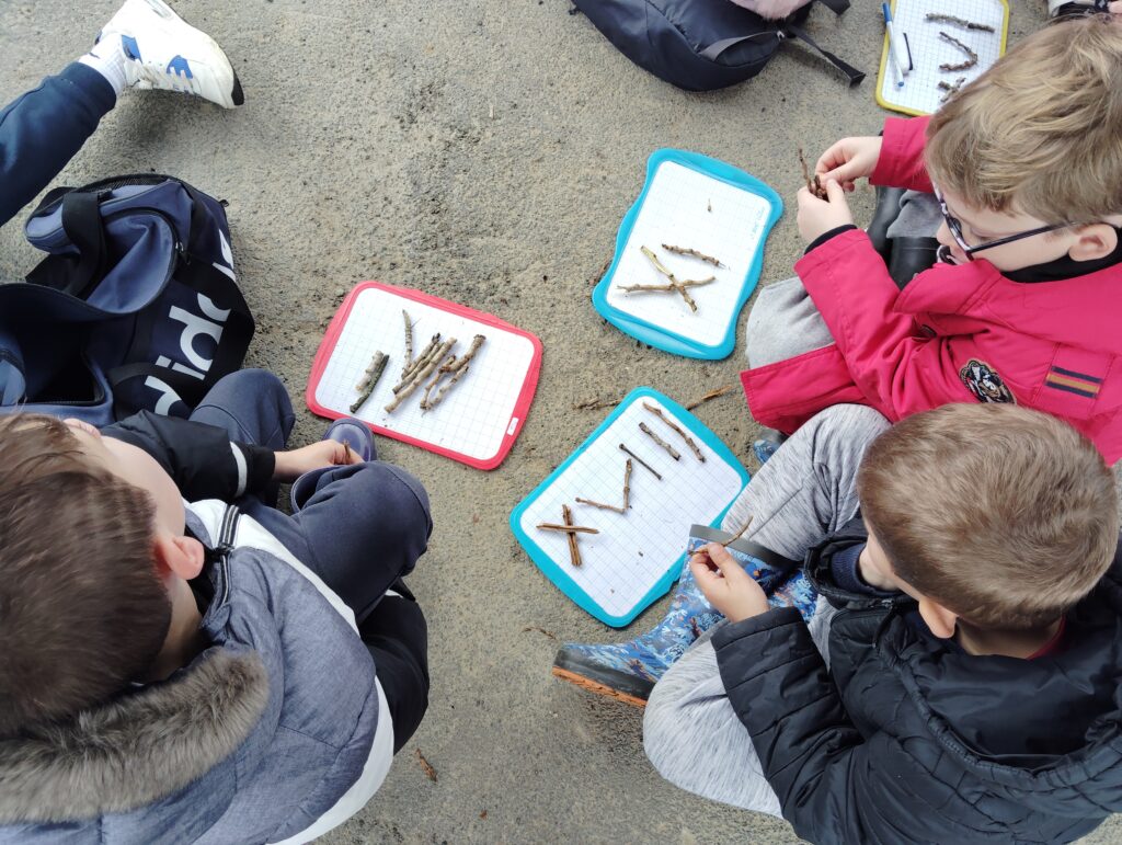 Les chiffres romains en classe dehors